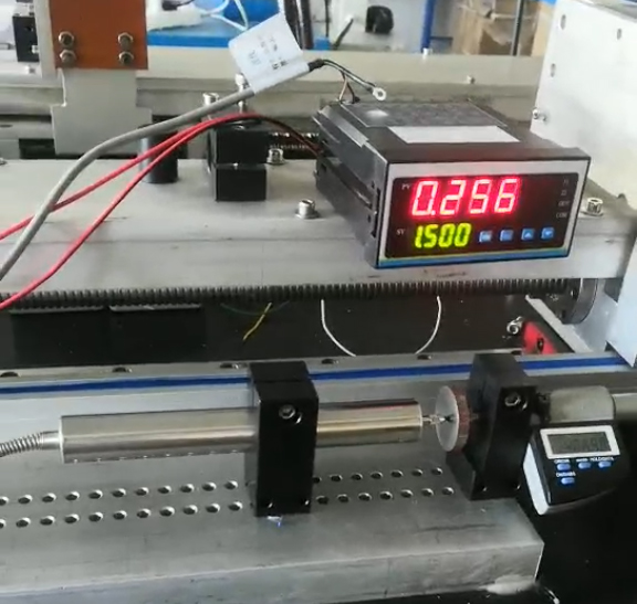 位移傳感器測試圖02.jpg 位移傳感器測試圖02.jpg